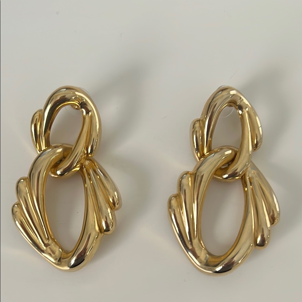 Vintage Gold Tone Infinity Twist Earrings with Sculptural Design